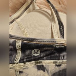 Lululemon size 4 sports bra